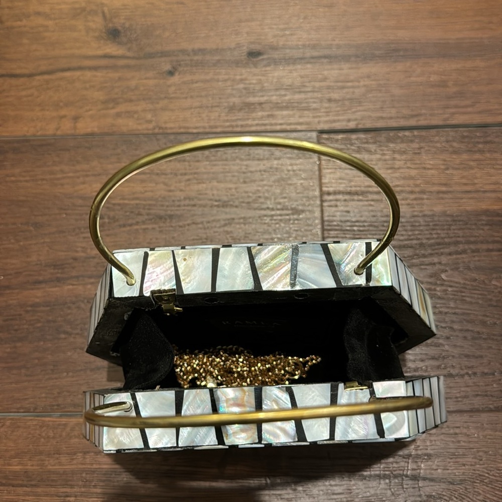 Ramla Mosaic Handmade Moroccan mother pearl Handbag w/ gold color chain/handle. - Picture 9 of 10